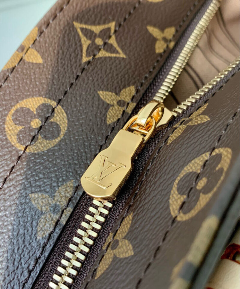 Louis Vuitton Mezzo M47134 Brown